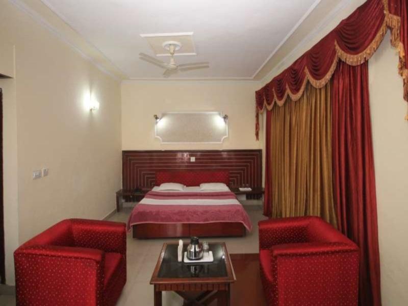Hotel Natraj Manali ดารัมซาลา ภายนอก รูปภาพ
